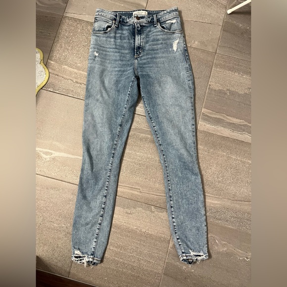 Abercrombie Skinny Jeans - Picture 1 of 3
